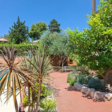 Paradise For Children, Family Oros Apartman Medulin