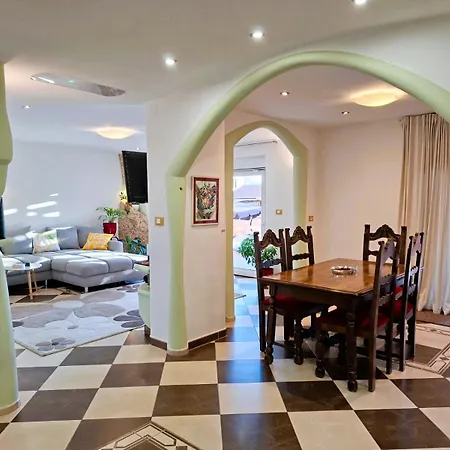 Апартаменты Paradise For Children, Family Oros *