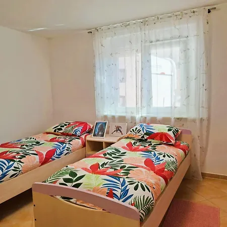 Apartman Paradise For Children, Family Oros